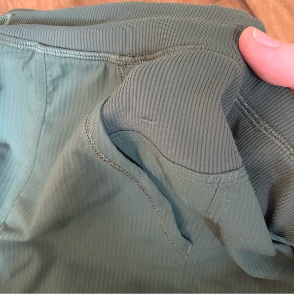 Lululemon dance pants (early version 2018, green, size 8) - Picture 5 of 7